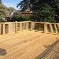Terrasse sur le toit plat du garage