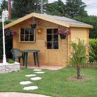 Petit chalet de jardin en bois